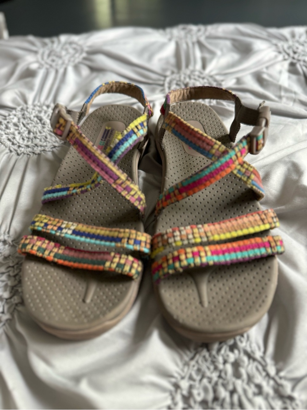 Skechers woman’s Beige Sandals with Multicolor Woven Straps - Picture 1 of 12